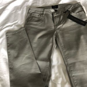 Celebrity Pink silver/ gray jeans